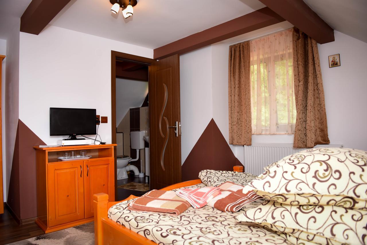 Отель Casa Edy Колибица Экстерьер фото